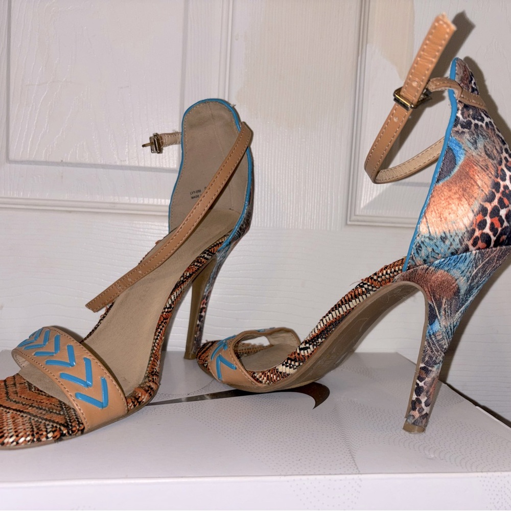 Heels - Picture 2 of 4
